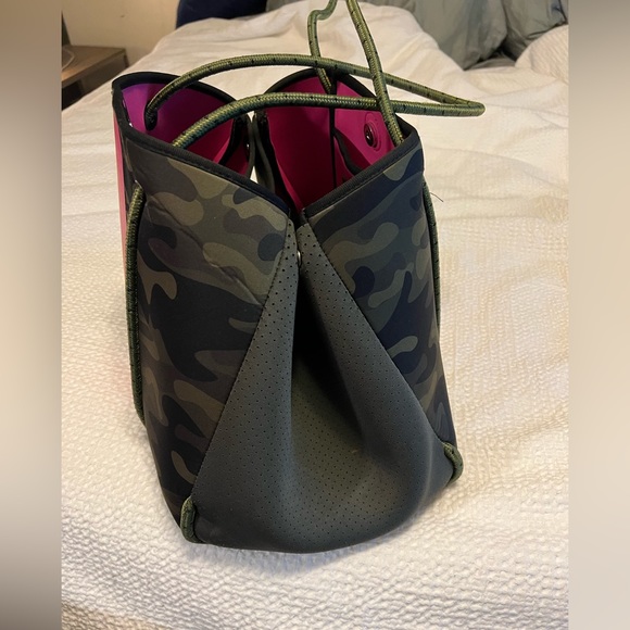 Neoprene Tote Bag + Small Clutch - Picture 3 of 11